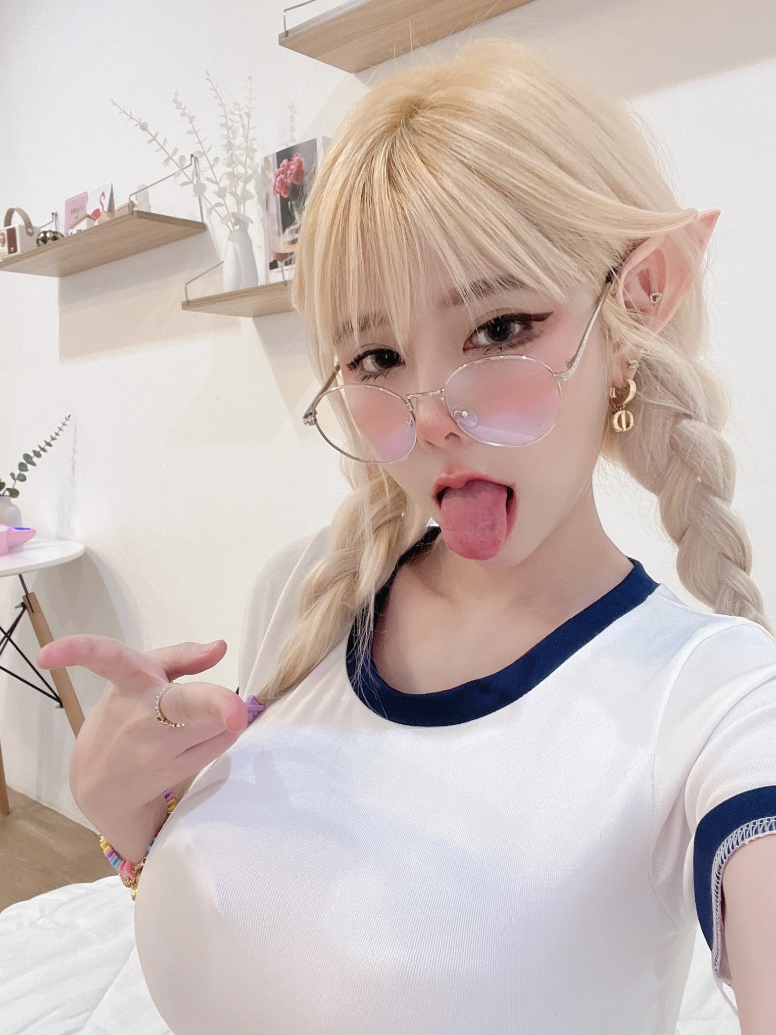 4